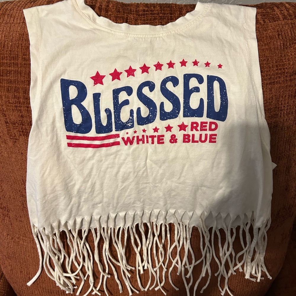 Juniors M White and Red cropped Tank Tee with Fringe and Patriotic Print
